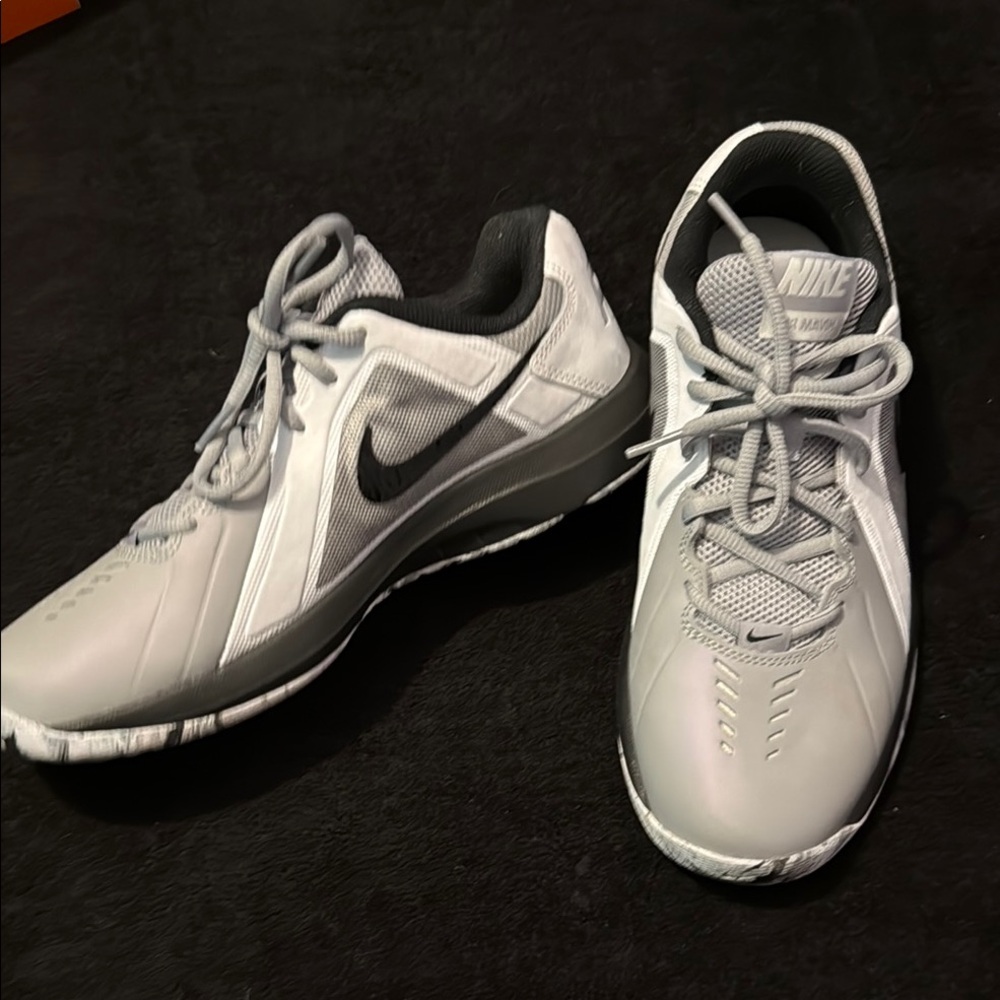 Nike Air Mavin Low Light Gray Sneakers - Picture 2 of 2